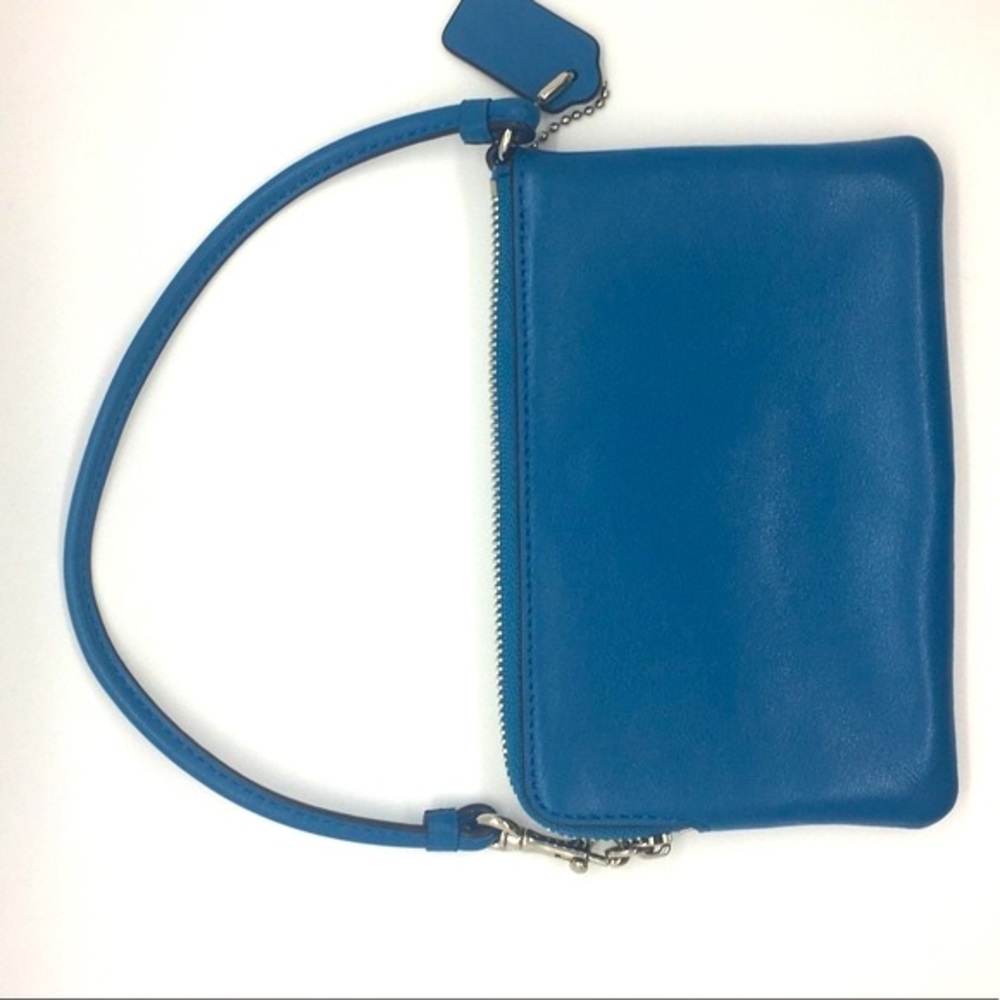 Coach Blue Leather Wristlet. - Picture 5 of 7